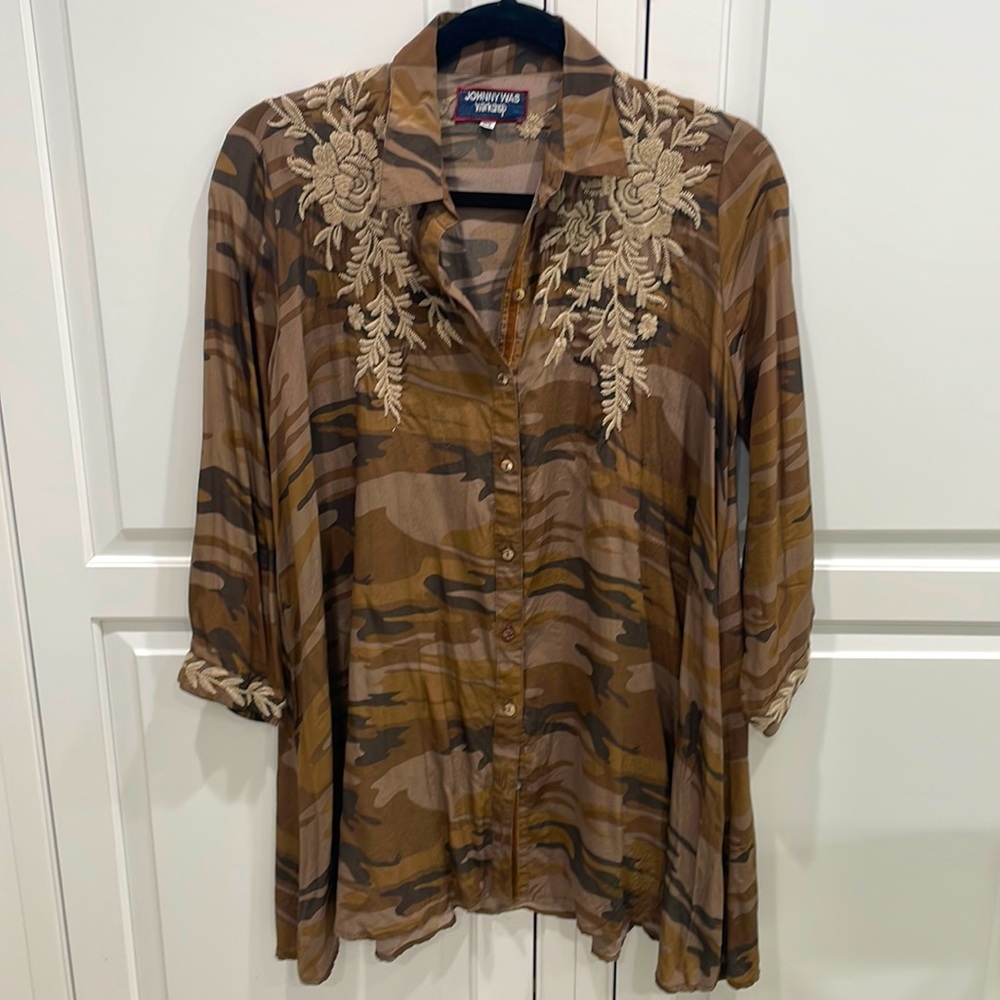 Johnny Was Workshop XS worn 2 times all silk camouflage pattern with embroidery!